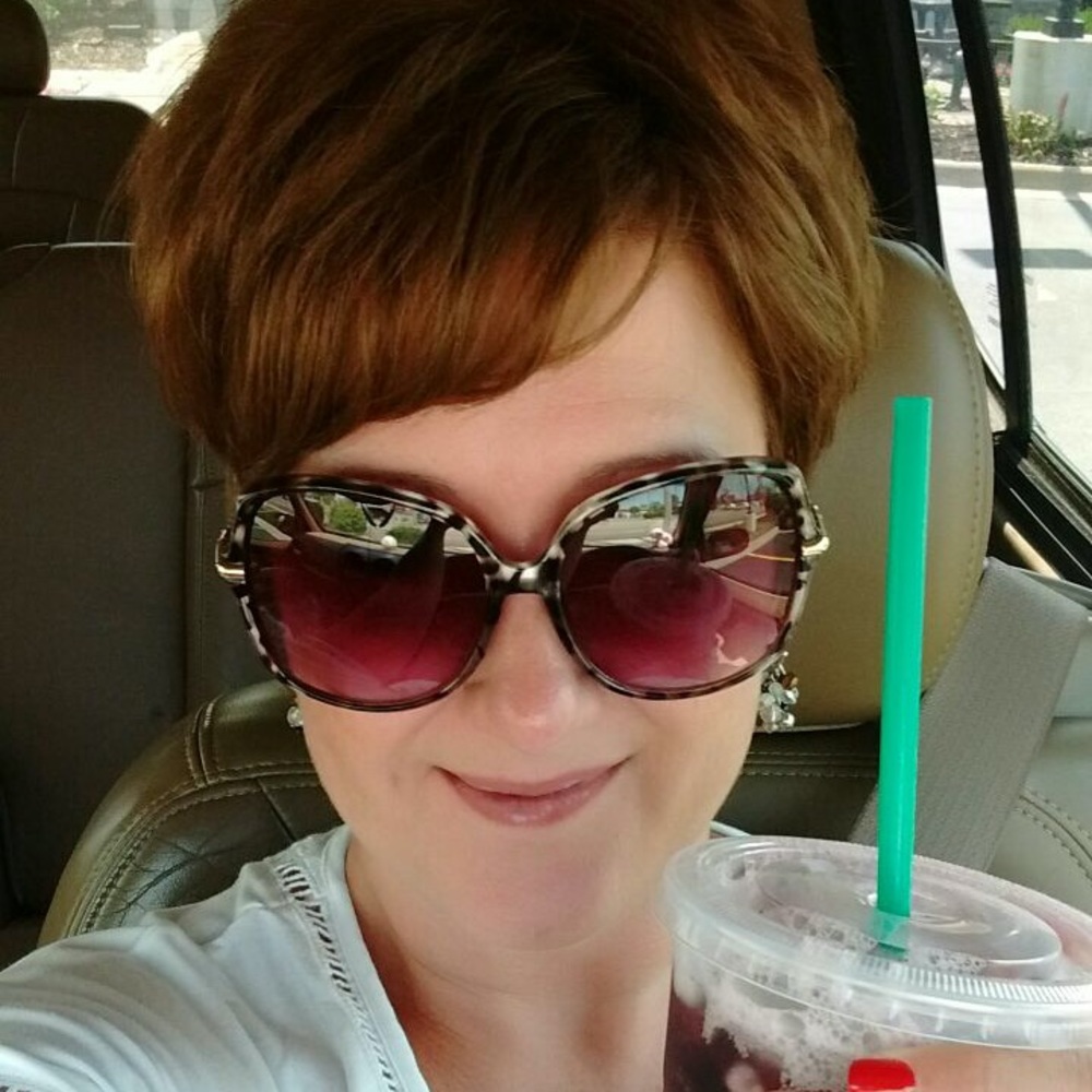 Meet your Posher, Lisa marie